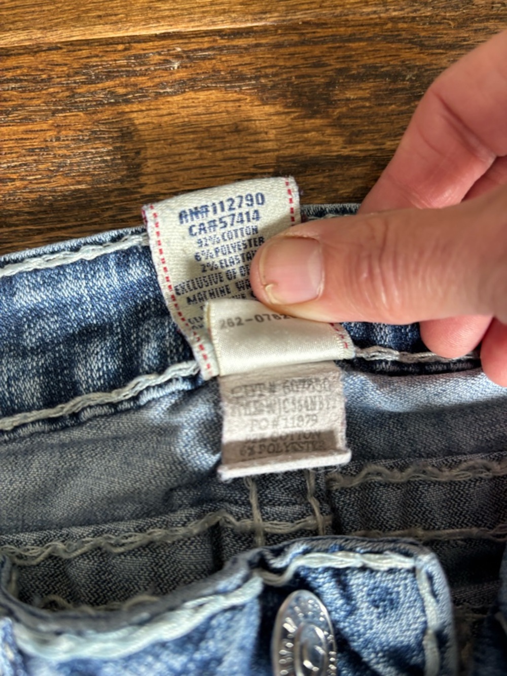 True Religion Women’s Light Wash Boot Cut Jeans with Signature Back Pockets - Picture 5 of 7